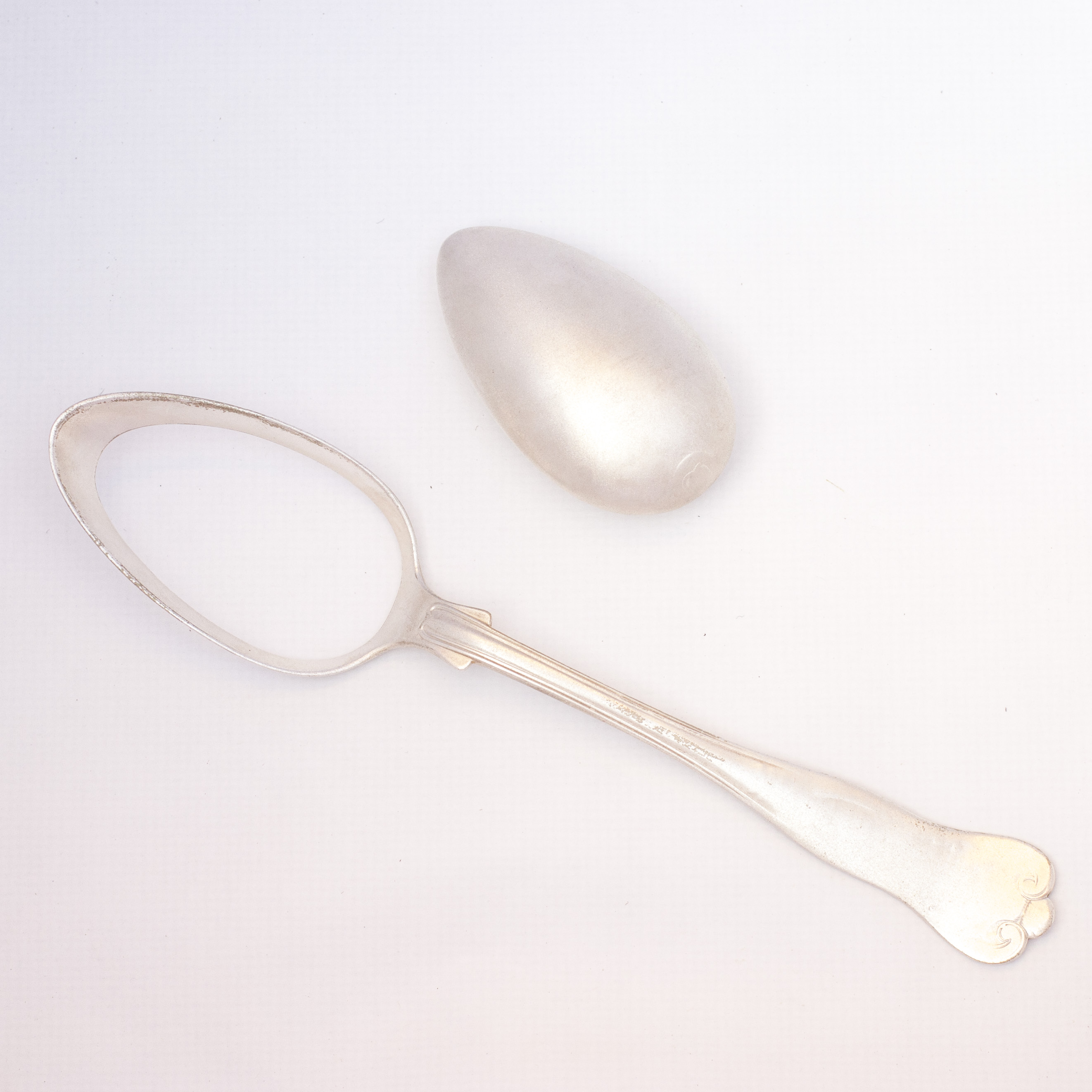 The spoon brooch/Soup spoon
