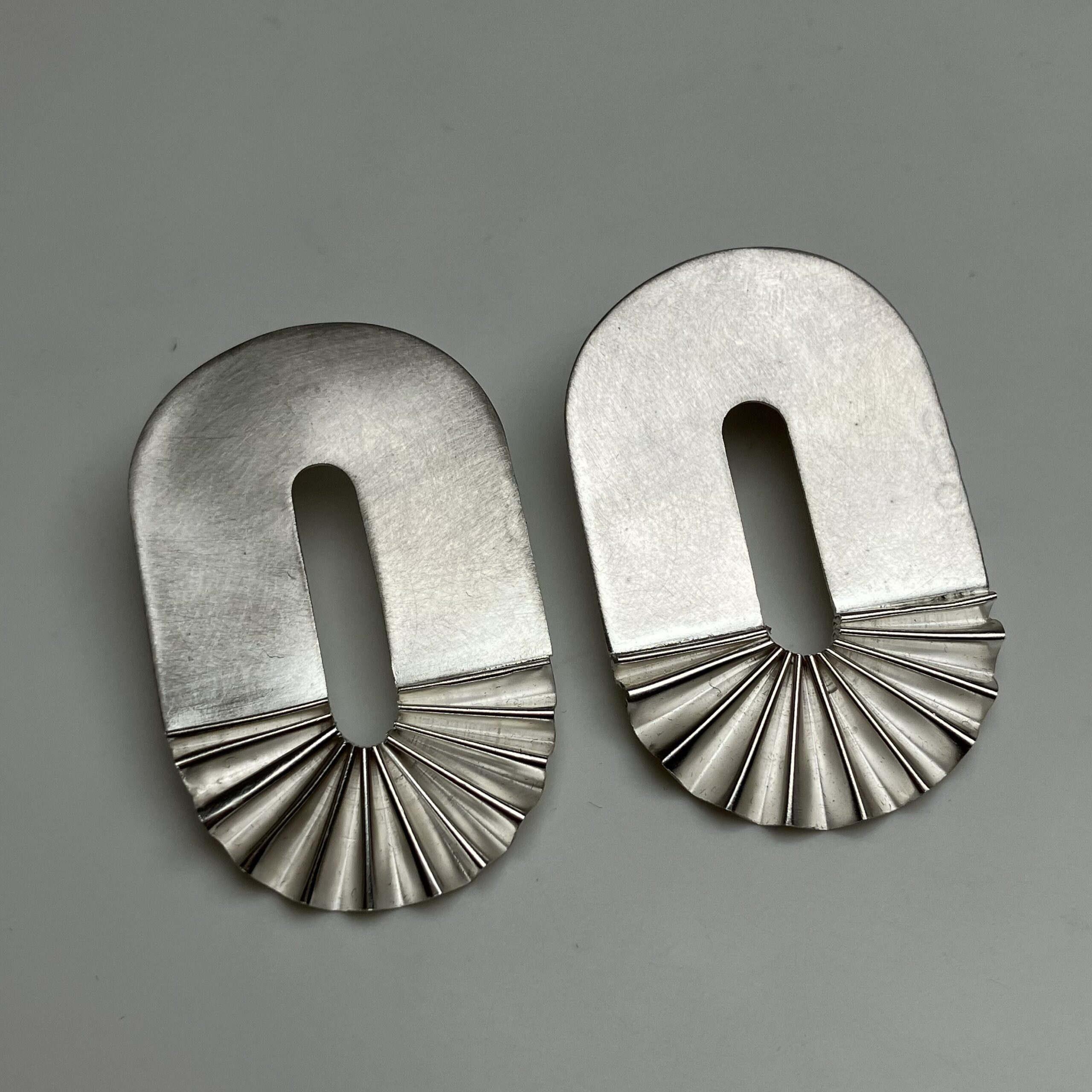 Oval solfjäder