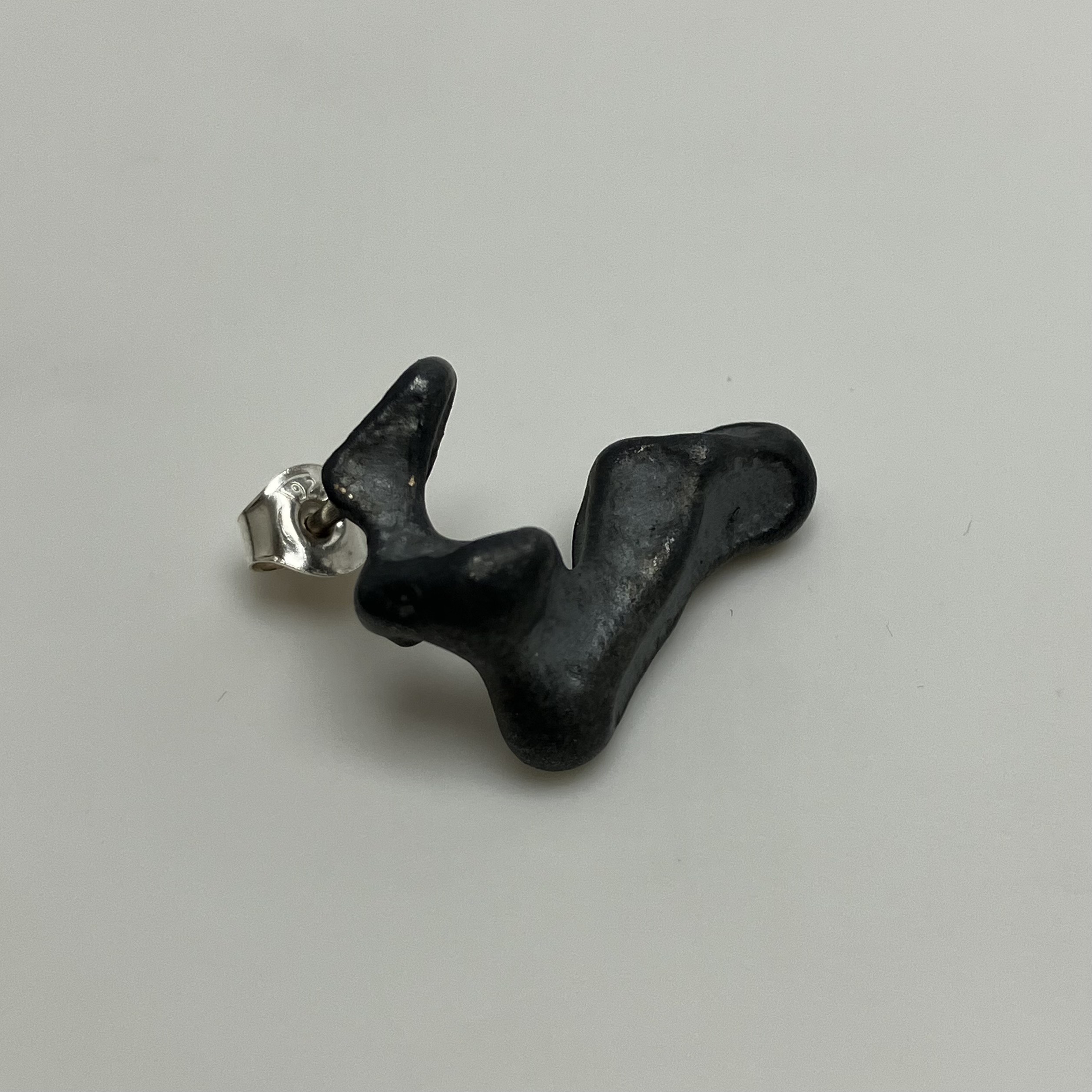 Örhänge oxiderat silver