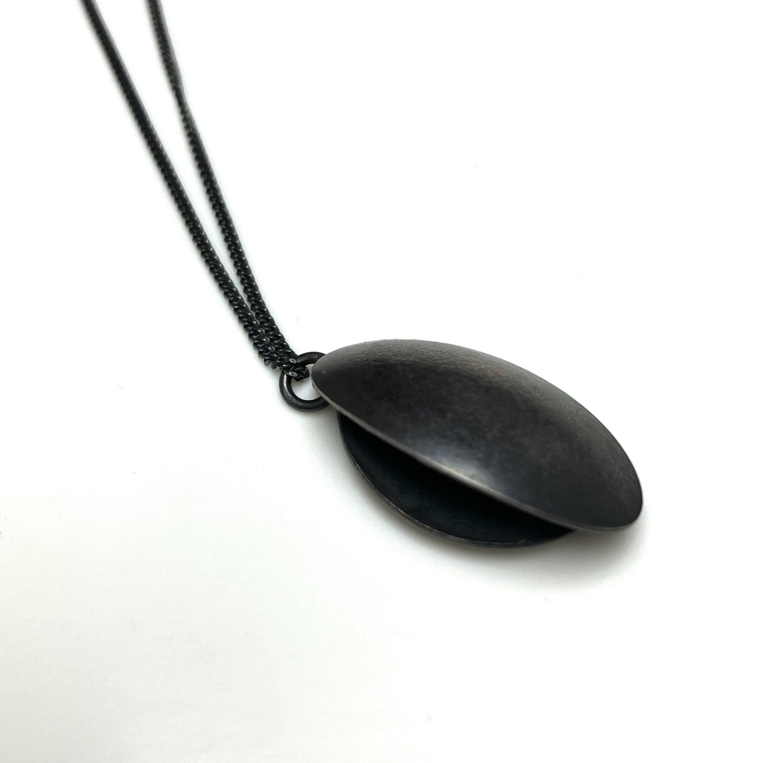 Halssmycke oxiderat silver