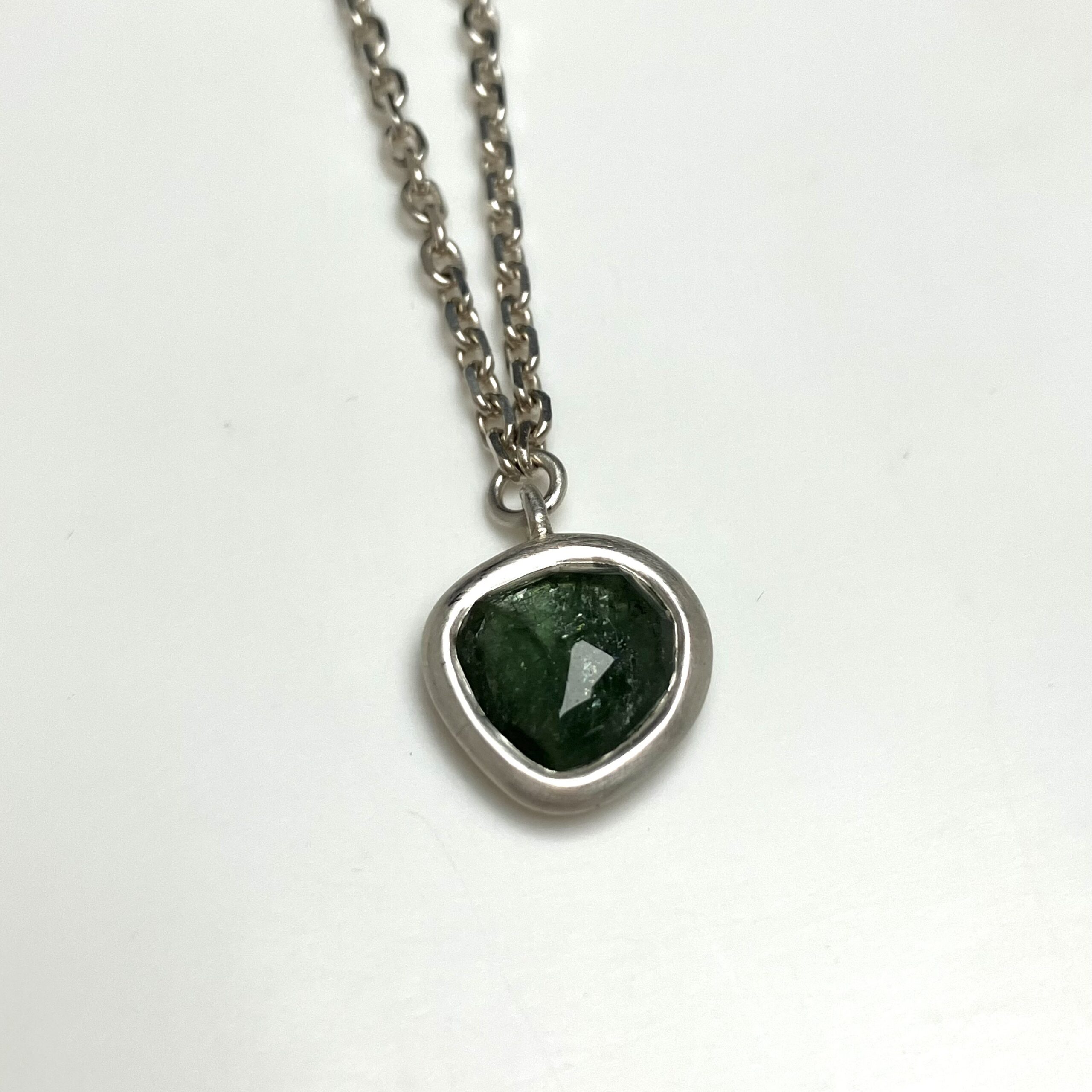 Halssmycke med turmalin