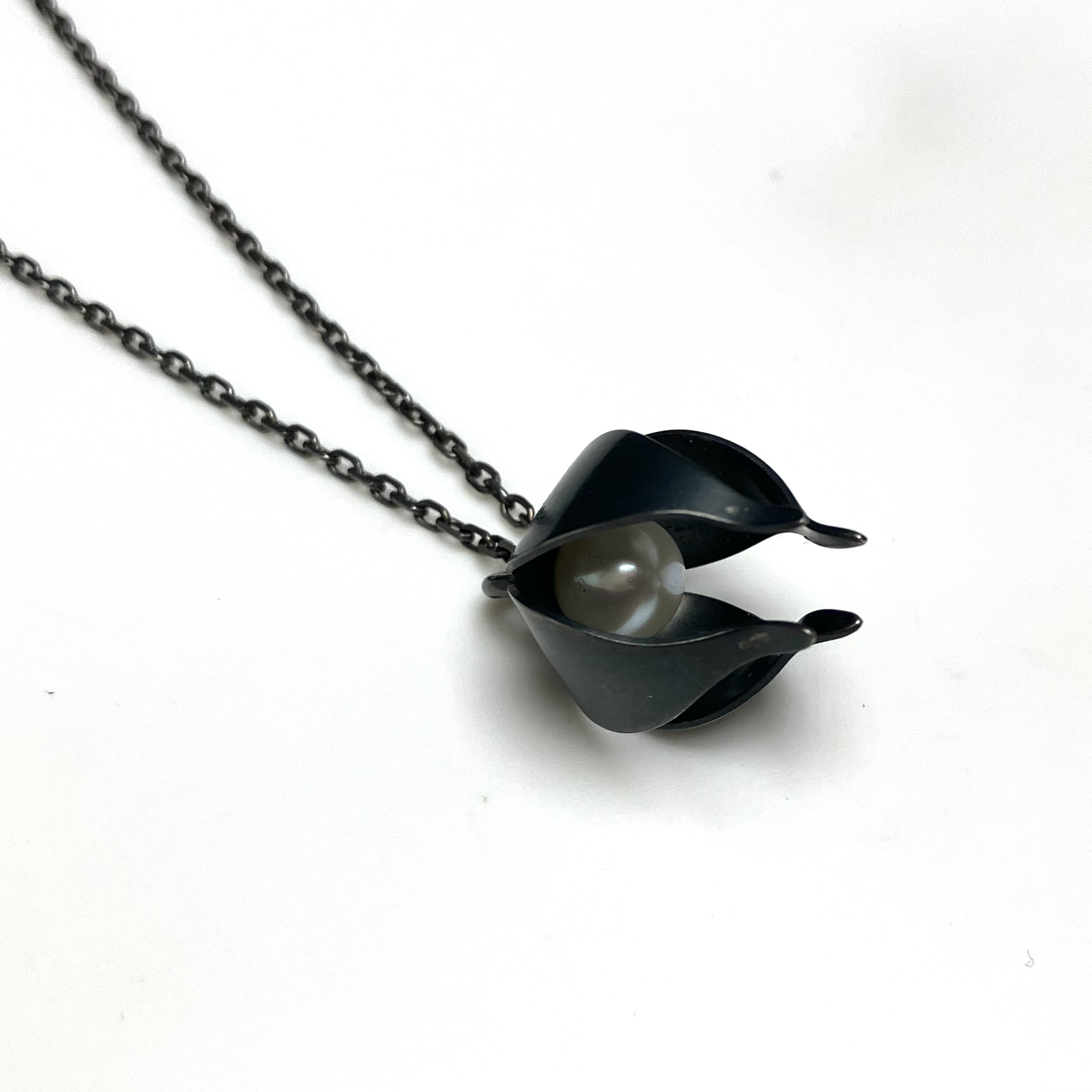 Halssmycke med pärla