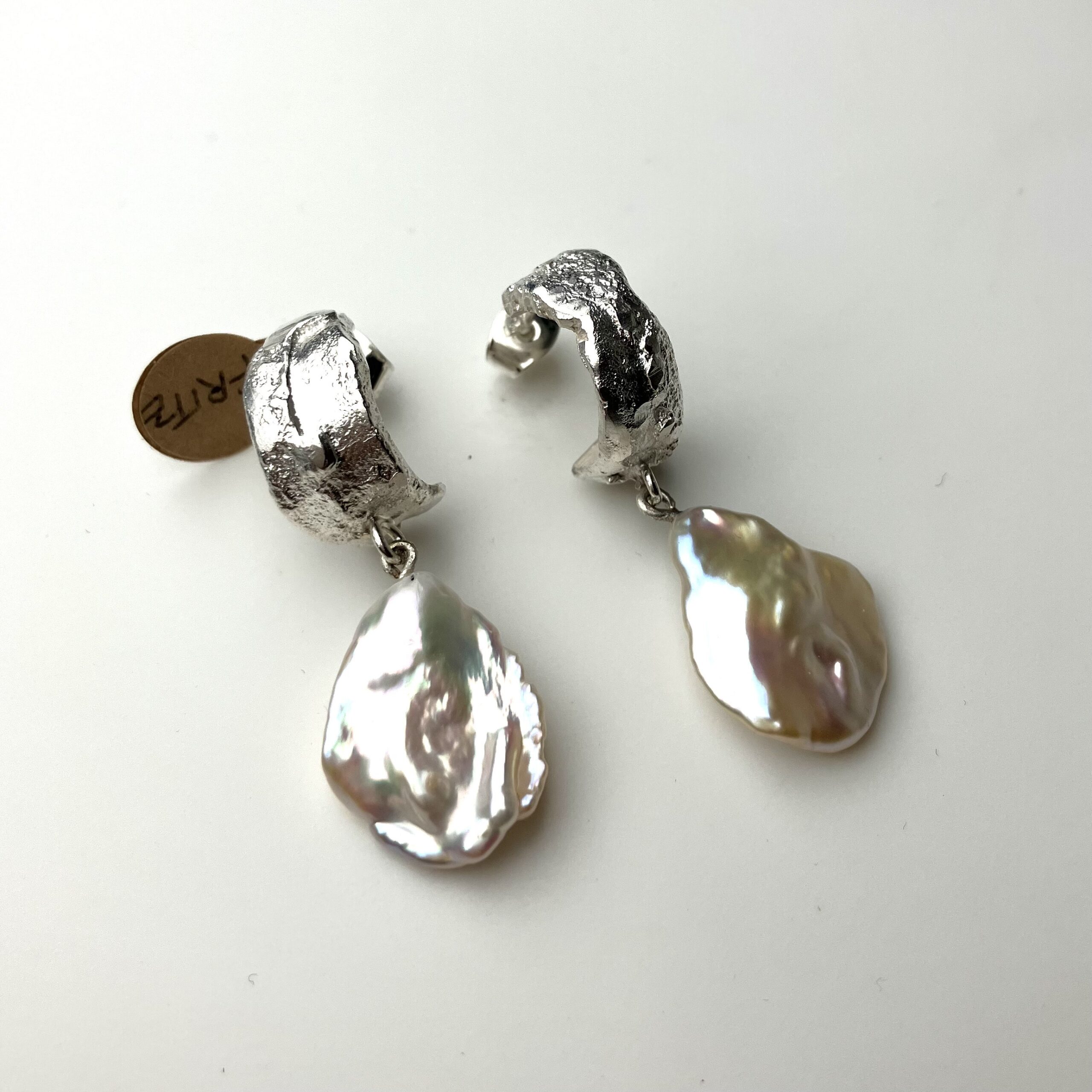 Örhängen med pärlor