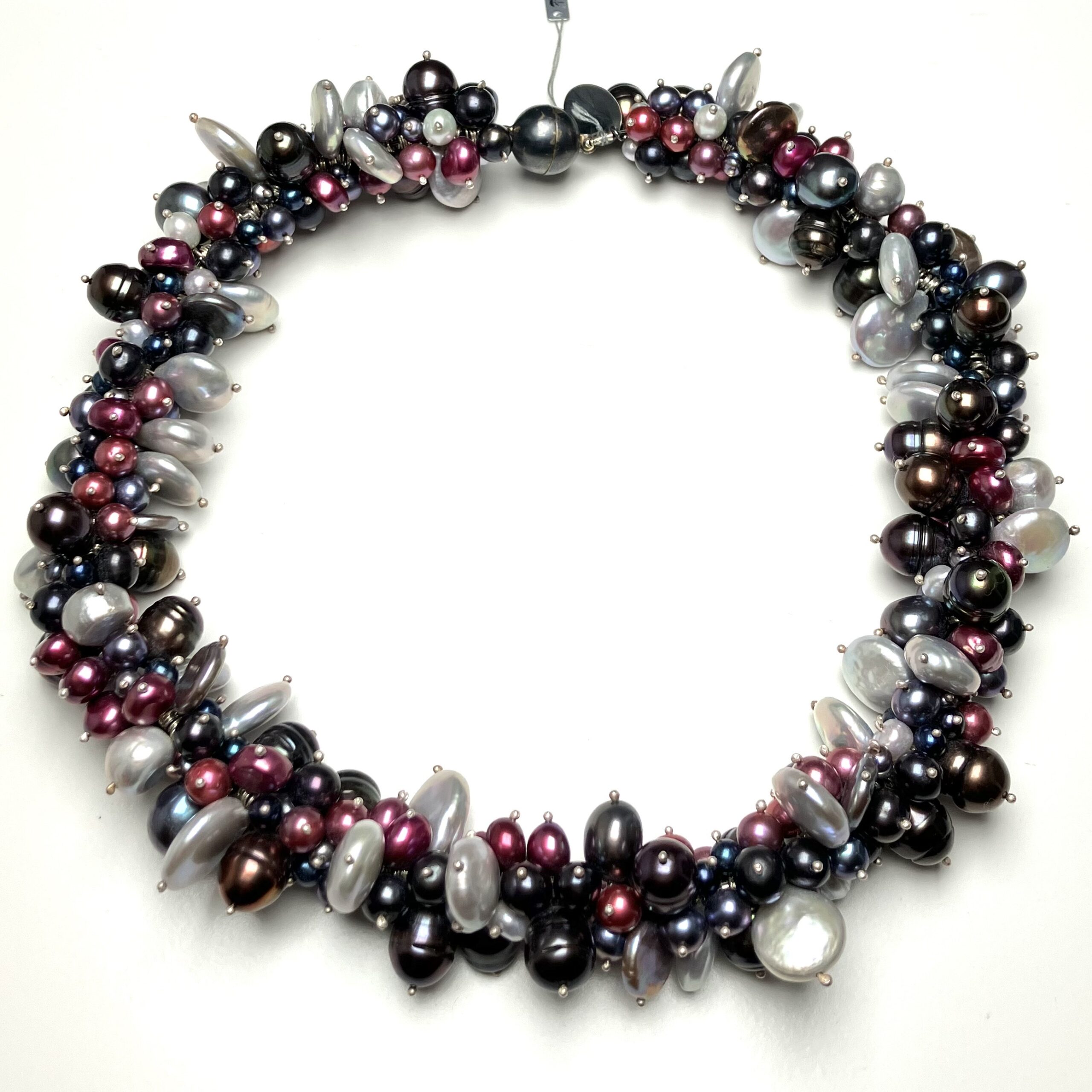 Halssmycke med sötvattenspärlor