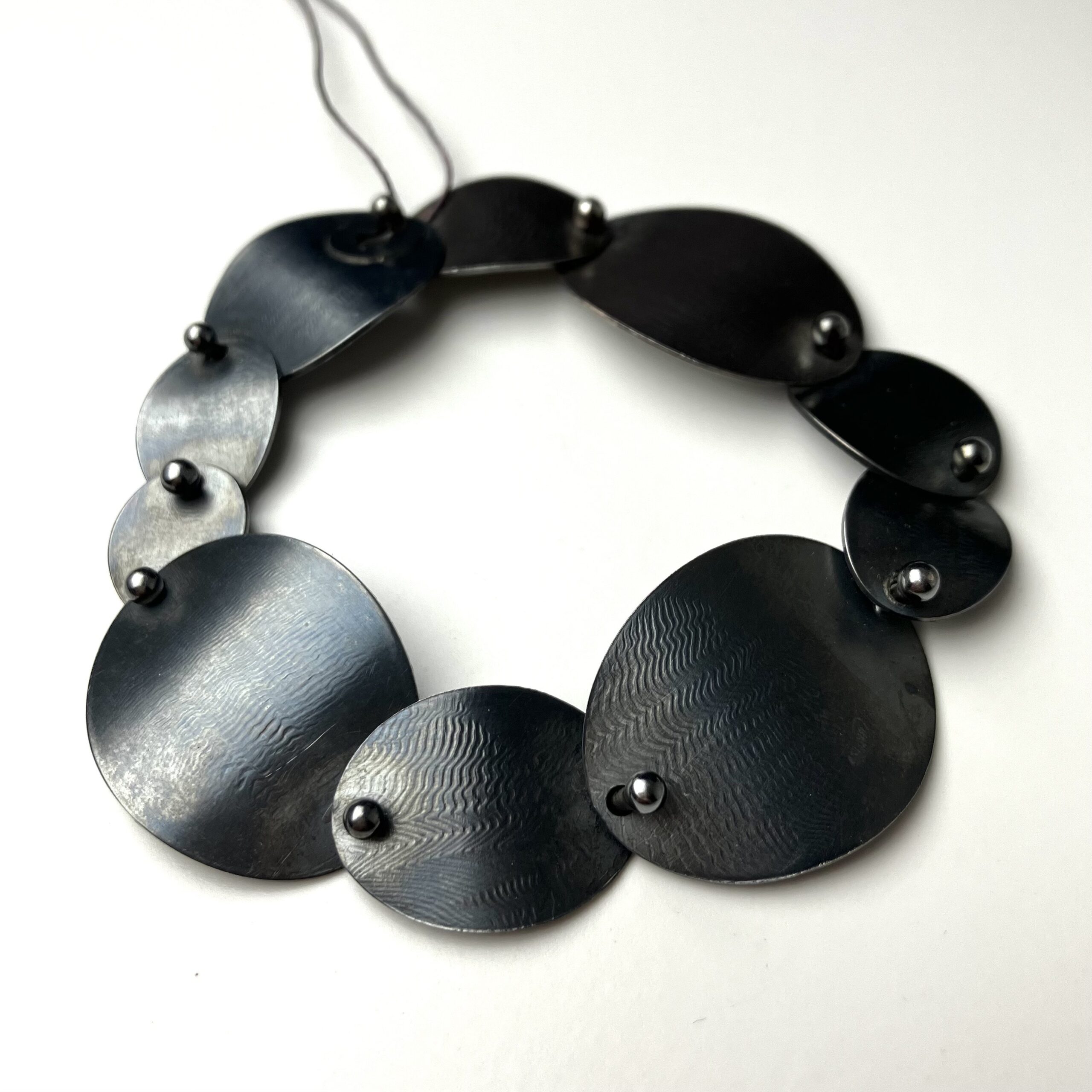 Knoppar i näckrosdammen