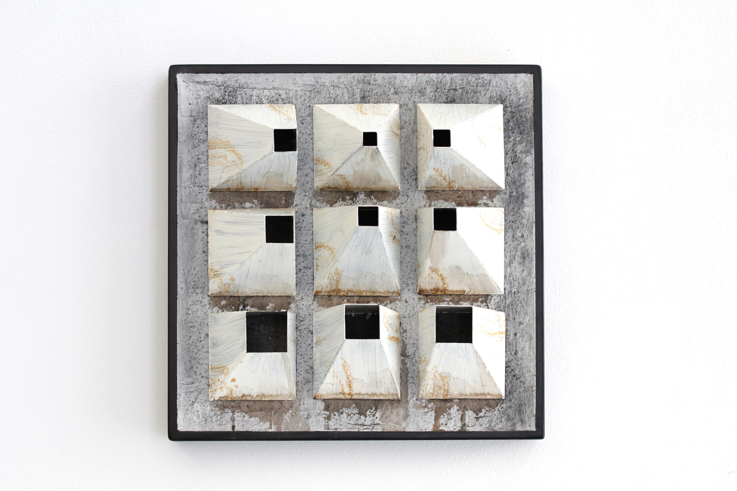 Väggdekoration, mixed media.