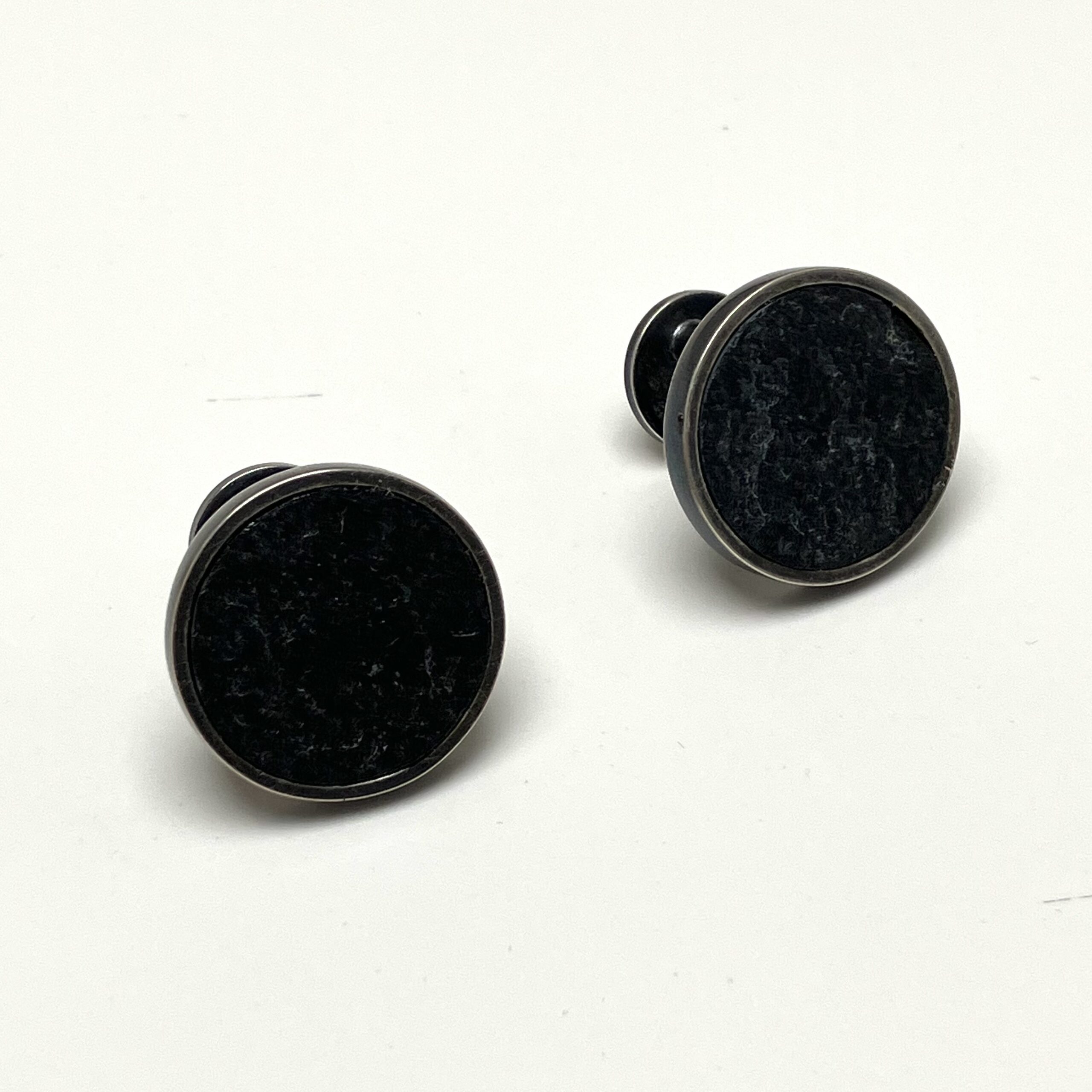 Manschettknappar i oxiderat silver och skiffer