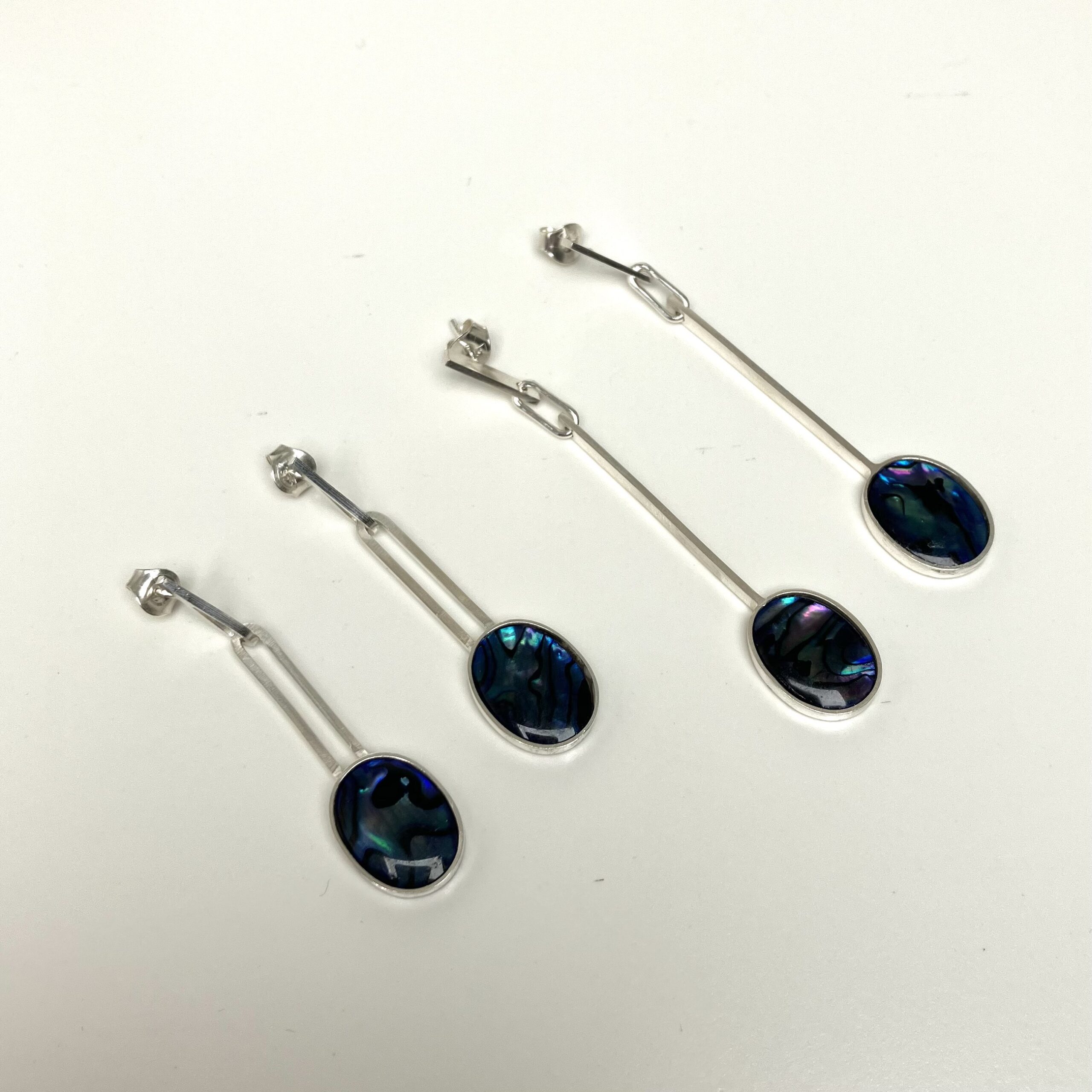 Örhängen med paua-snäcka