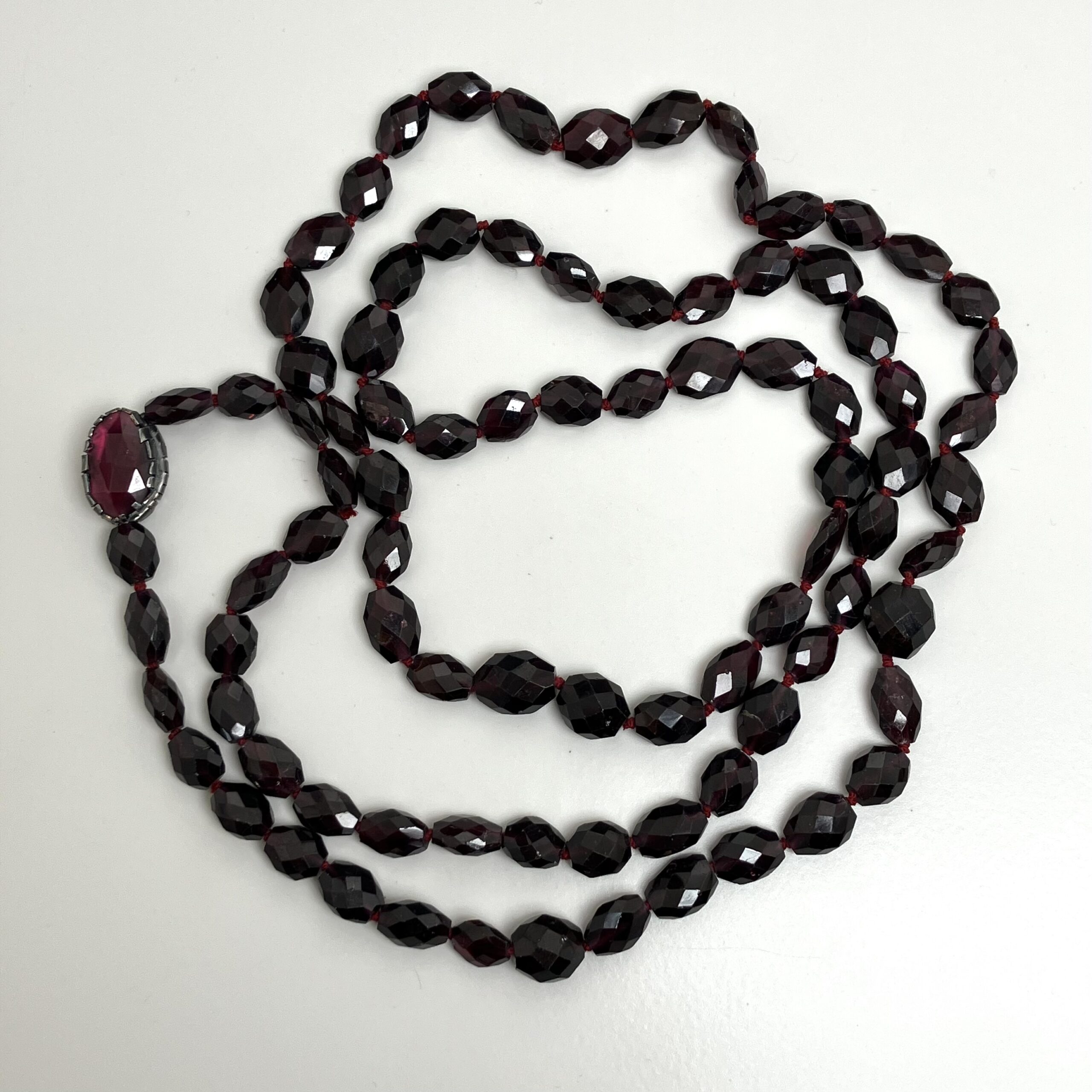 Halssmycke med granater