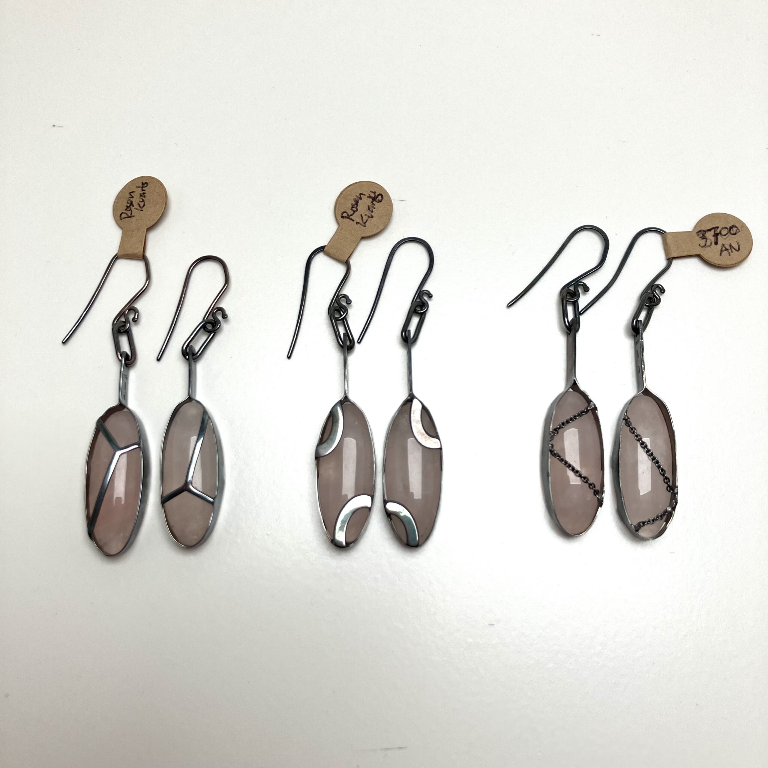 Örhängen med rosenkvarts