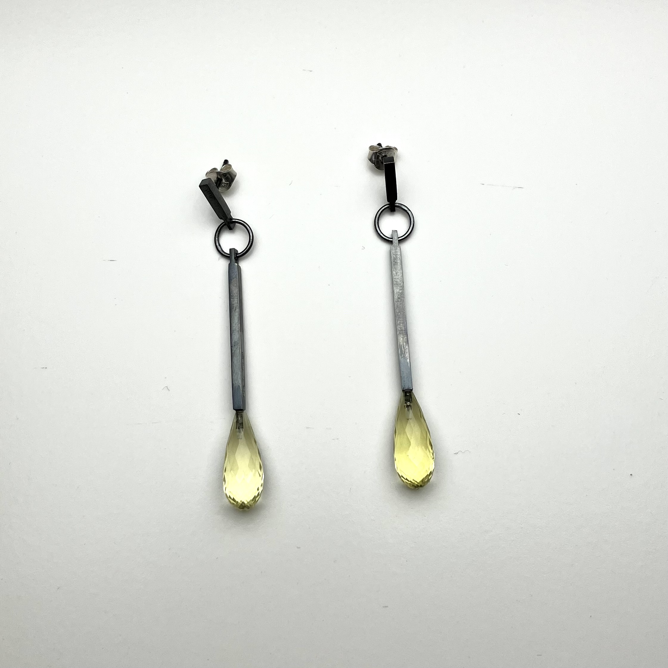 Örhängen med citronkvarts