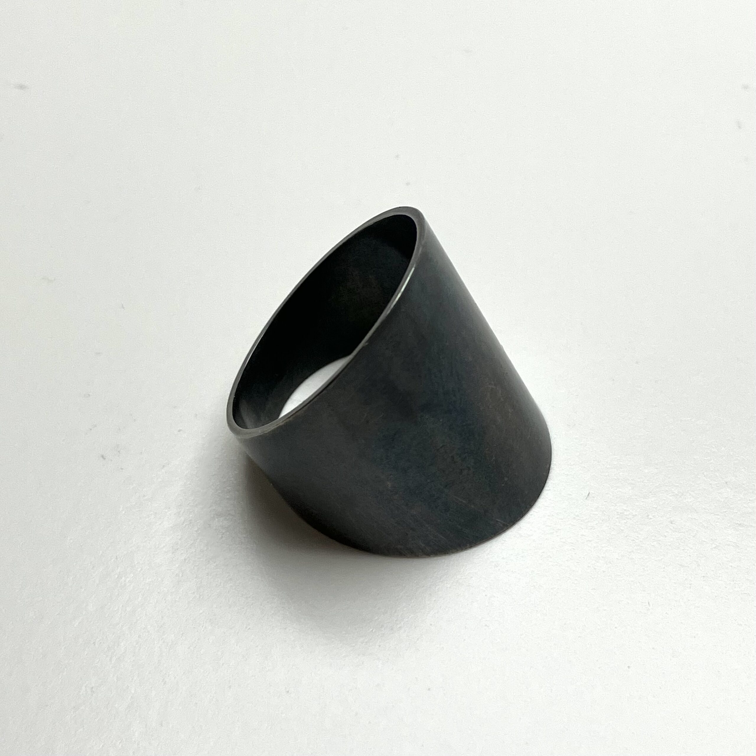 Ring i oxiderat silver