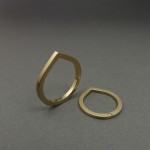 Drop shape ring with champagne gold with a diamond, Maki Okamoto