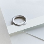 O ring från Makiami Arch collection. Maki Okamoto