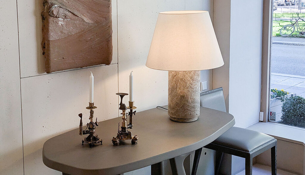 Sommar, smycken, utställningar och stipendier! Albin har visat ett par av sina ljusstakar från projektet "Modus operandi" på en intim utställning hos Bert Van Hoecke Interiors i sammarbete med Market Art Fair.