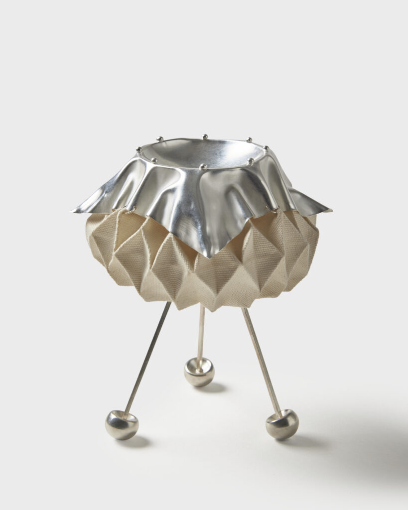 "En invecklad historia"Judit Fritz Nutida Svenskt Silver, Hallwylska Palatset, 2025.